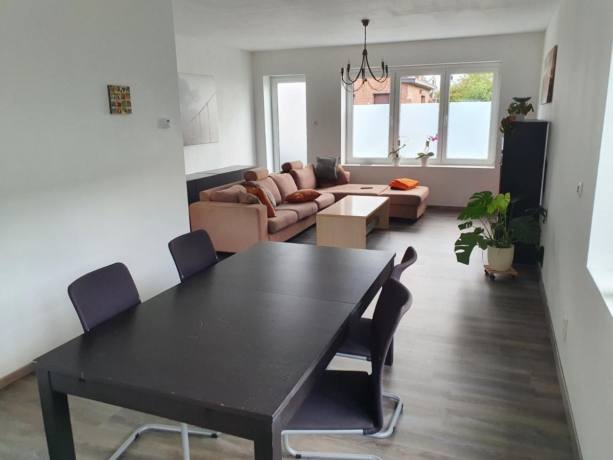 Private Room With Shared Spaces Ranst Luaran gambar